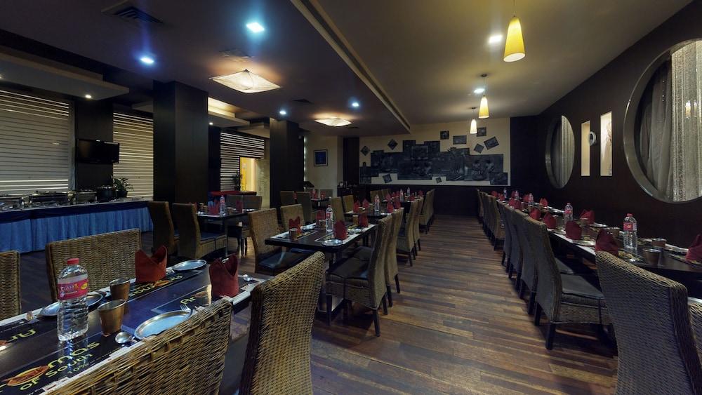 37Th Crescent Hotel Bengaluru Exteriör bild