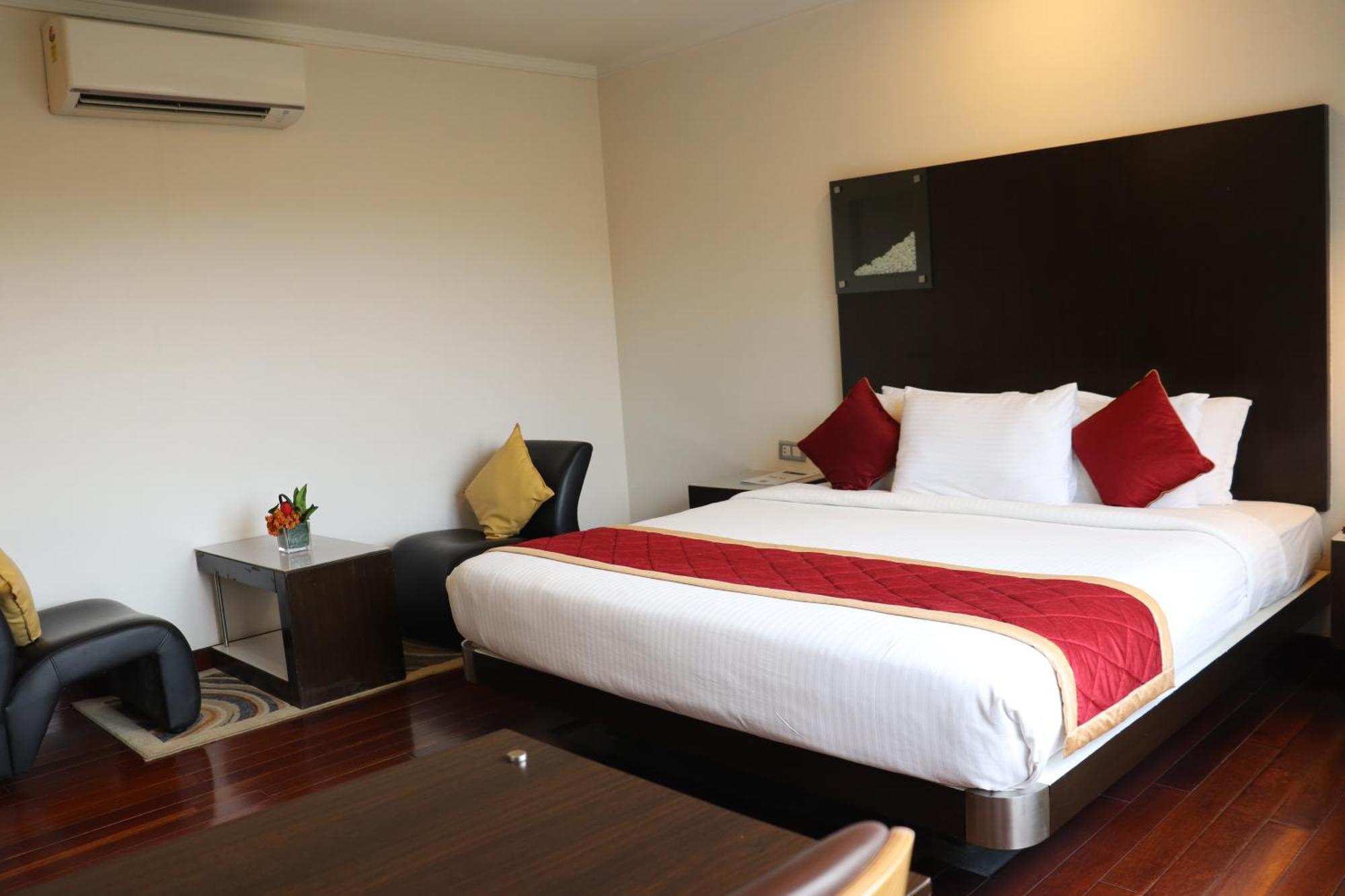 37Th Crescent Hotel Bengaluru Exteriör bild