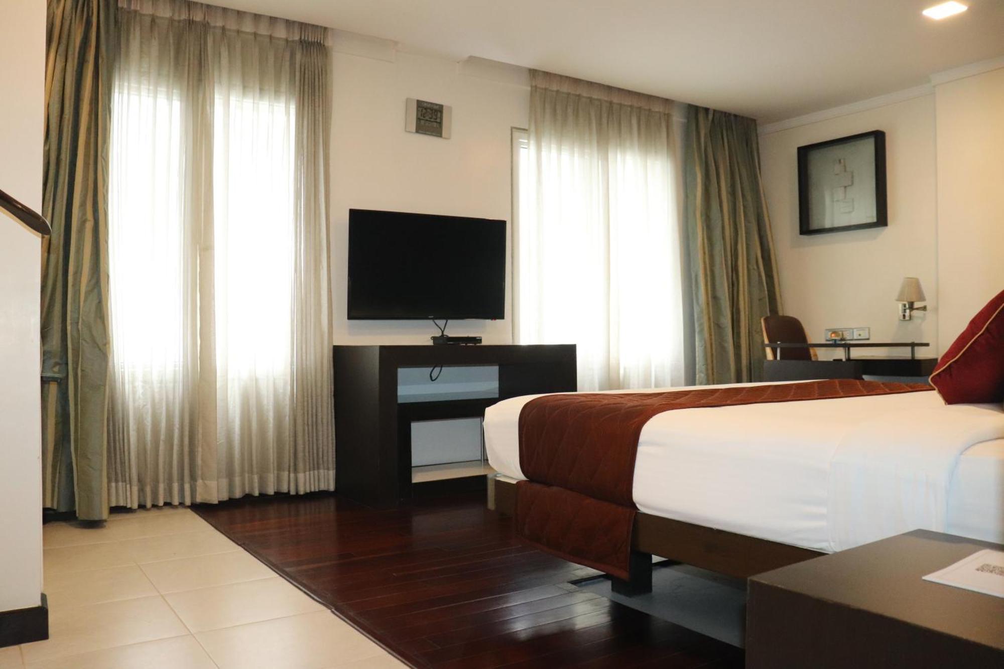 37Th Crescent Hotel Bengaluru Exteriör bild