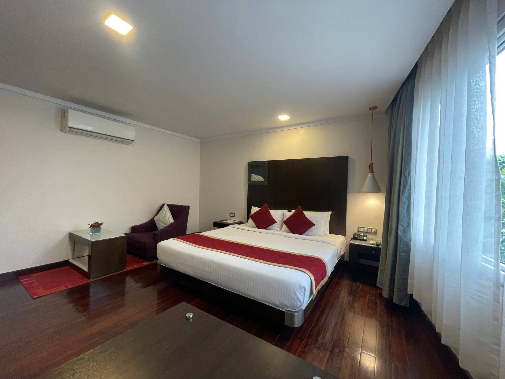 37Th Crescent Hotel Bengaluru Exteriör bild