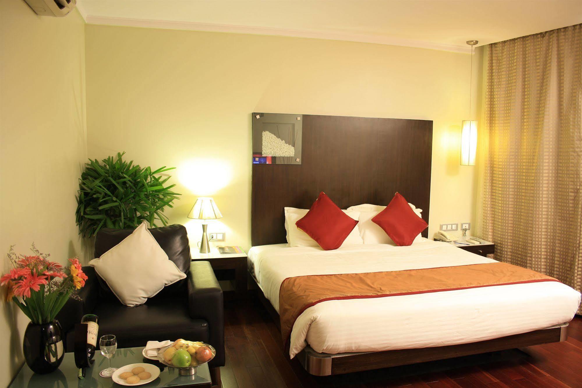 37Th Crescent Hotel Bengaluru Exteriör bild